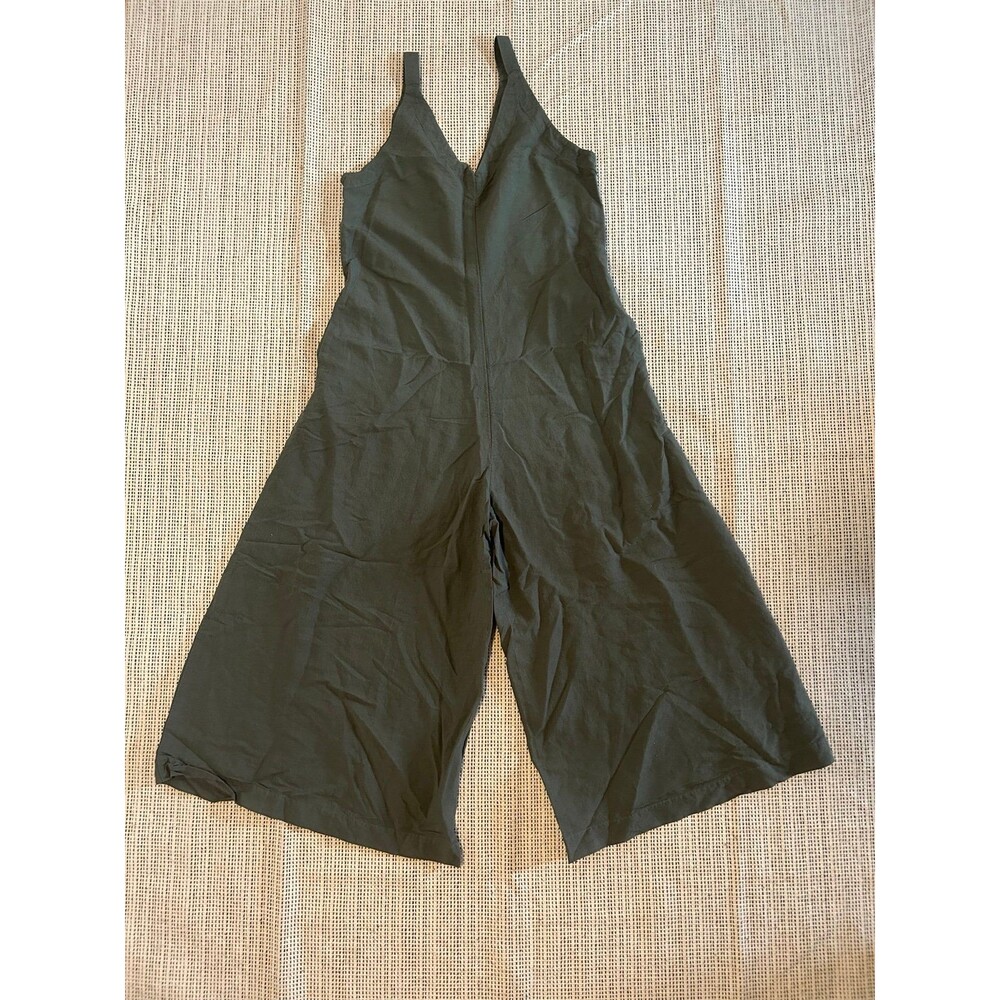 Uniqlo green linen jumpsuit with pockets xs